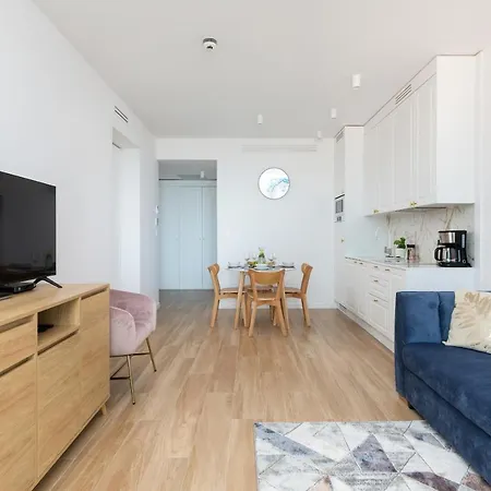 Apartment Bulwar Zachodzacego Slonca With Sea View Darlowo By Renters *
