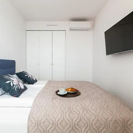 Bulwar Zachodzacego Slonca With Sea View Darlowo By Renters ダルウフコ