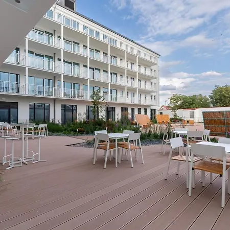 Bulwar Zachodzacego Slonca With Sea View Darlowo By Renters ダルウフコ