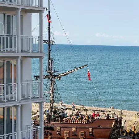 Bulwar Zachodzacego Slonca With Sea View Darlowo By Renters Apartment