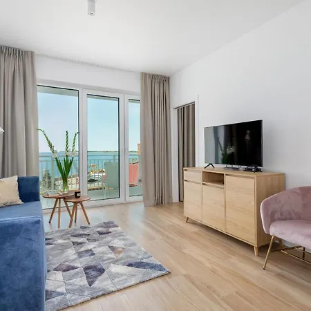 Apartment Bulwar Zachodzacego Slonca With Sea View Darlowo By Renters *