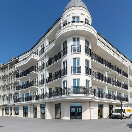 Bulwar Zachodzacego Slonca With Sea View Darlowo By Renters Apartment
