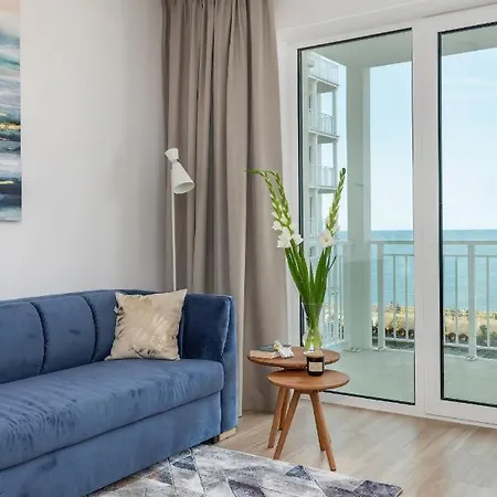 Apartment Bulwar Zachodzacego Slonca With Sea View Darlowo By Renters *