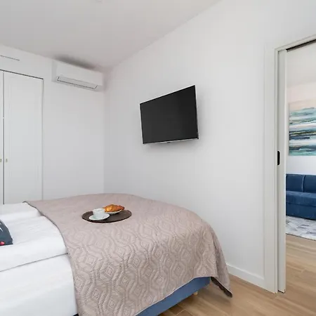 Apartment Bulwar Zachodzacego Slonca With Sea View Darlowo By Renters