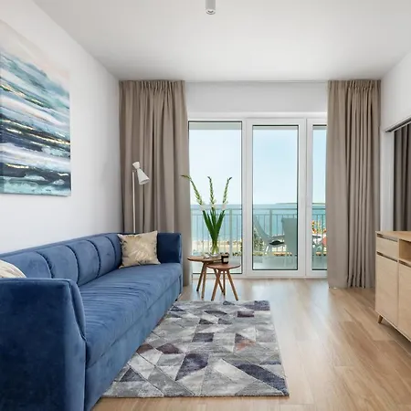 Apartment Bulwar Zachodzacego Slonca With Sea View Darlowo By Renters