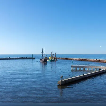 Bulwar Zachodzacego Slonca With Sea View Darlowo By Renters