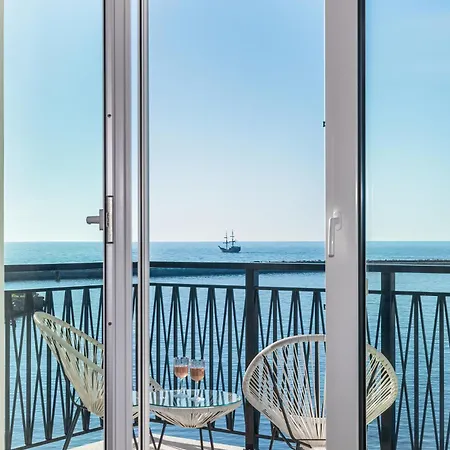 Bulwar Zachodzacego Slonca With Sea View Darlowo By Renters *