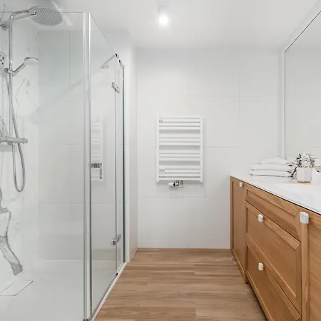 Bulwar Zachodzacego Slonca With Sea View Darlowo By Renters * ダルウフコ