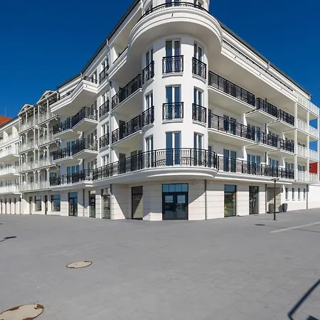 Bulwar Zachodzacego Slonca With Sea View Darlowo By Renters דארלובקו