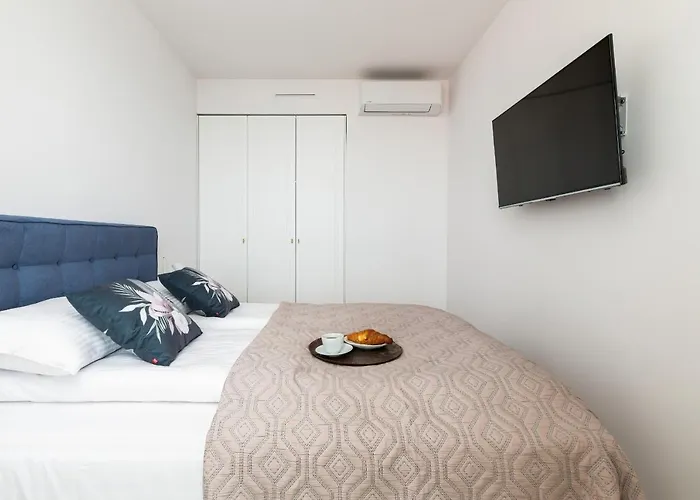 Bulwar Zachodzacego Slonca With Sea View Darlowo By Renters ダルウフコ