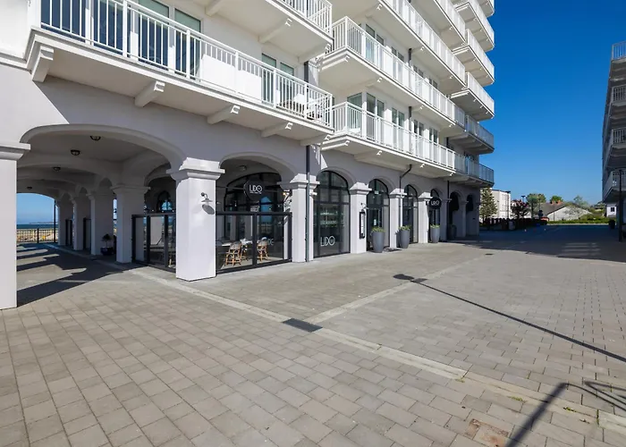 Bulwar Zachodzacego Slonca With Sea View Darlowo By Renters * ダルウフコ