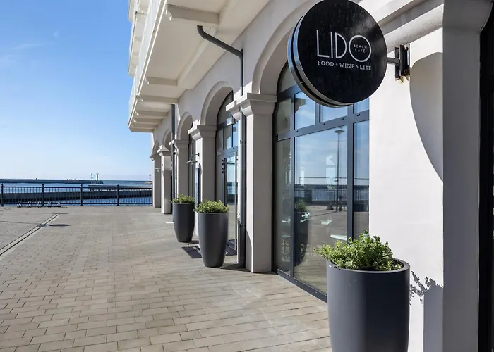 アパート Bulwar Zachodzacego Slonca With Sea View Darlowo By Renters ダルウフコ